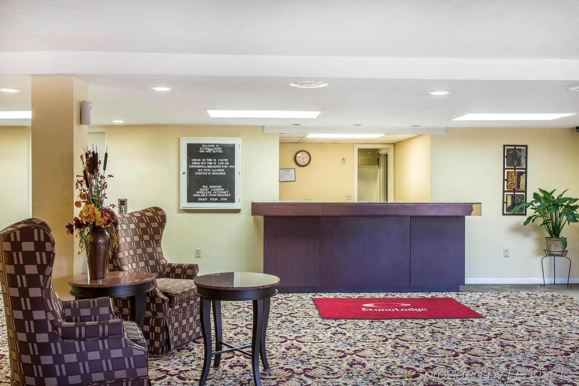 Econo Lodge Inn & Suites Groton Exteriér fotografie