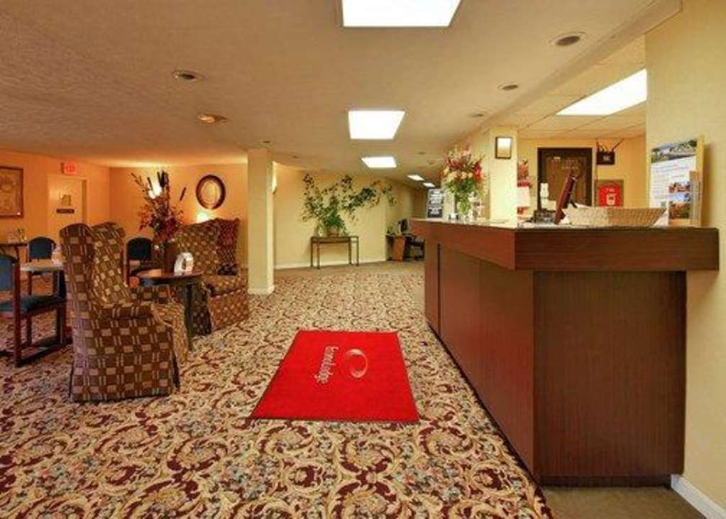 Econo Lodge Inn & Suites Groton Interiér fotografie
