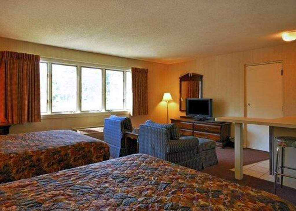 Econo Lodge Inn & Suites Groton Pokoj fotografie