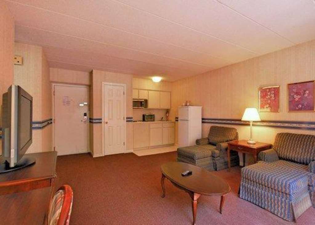 Econo Lodge Inn & Suites Groton Pokoj fotografie
