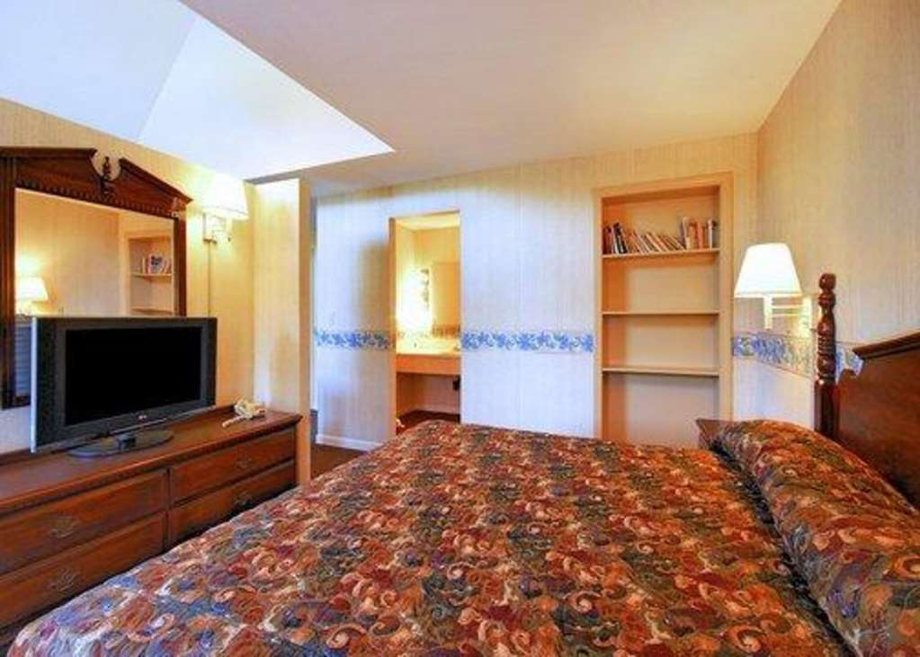 Econo Lodge Inn & Suites Groton Pokoj fotografie