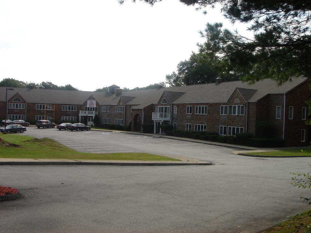 Econo Lodge Inn & Suites Groton Exteriér fotografie